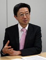 井上 義明